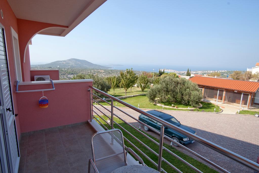 Apartments Marinic Primošten Oda fotoğraf