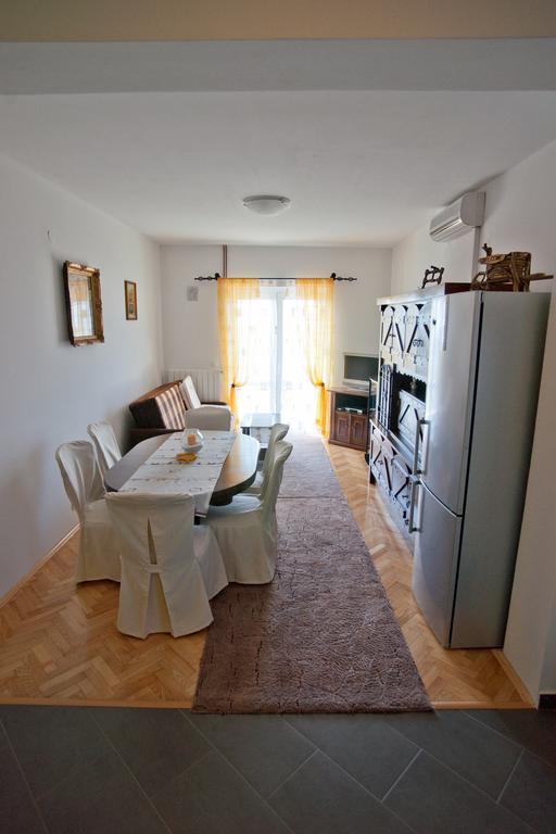 Apartments Marinic Primošten Oda fotoğraf
