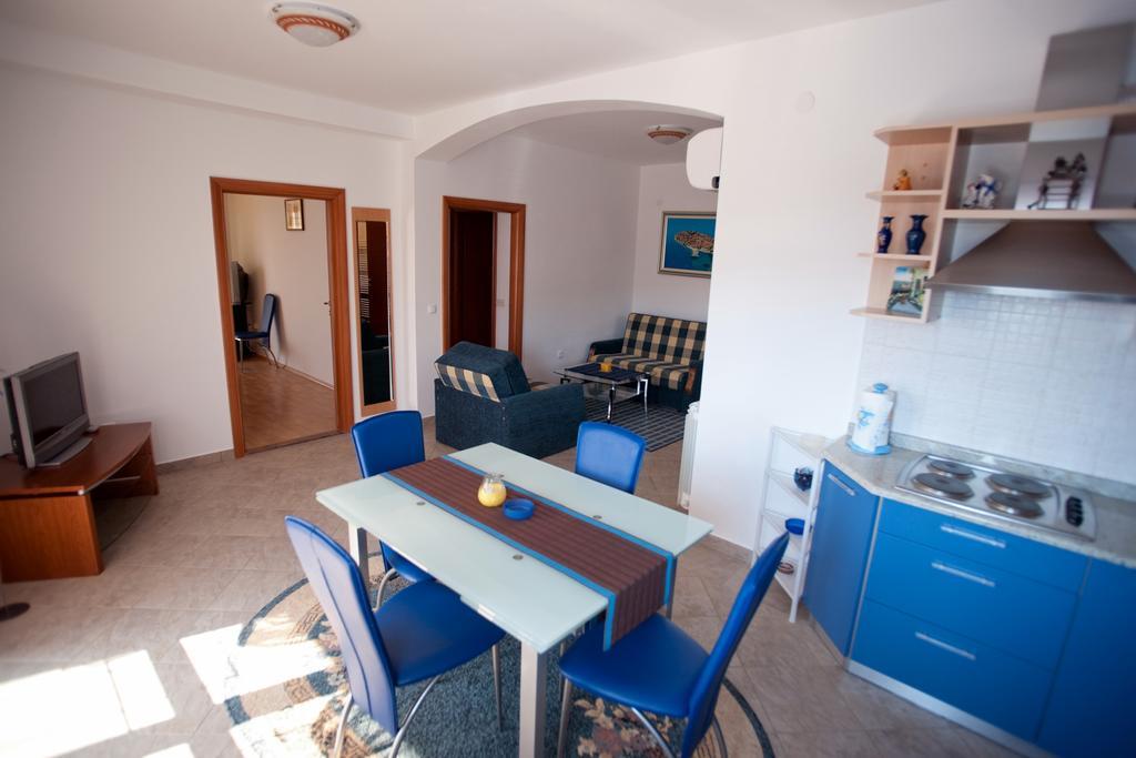 Apartments Marinic Primošten Oda fotoğraf