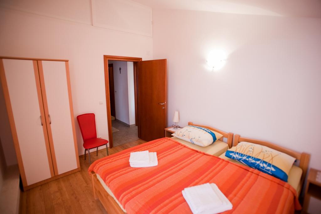 Apartments Marinic Primošten Oda fotoğraf
